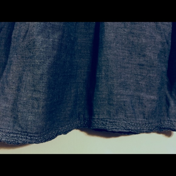 St. John’s bay cute chambray embroidery top - Picture 5 of 8